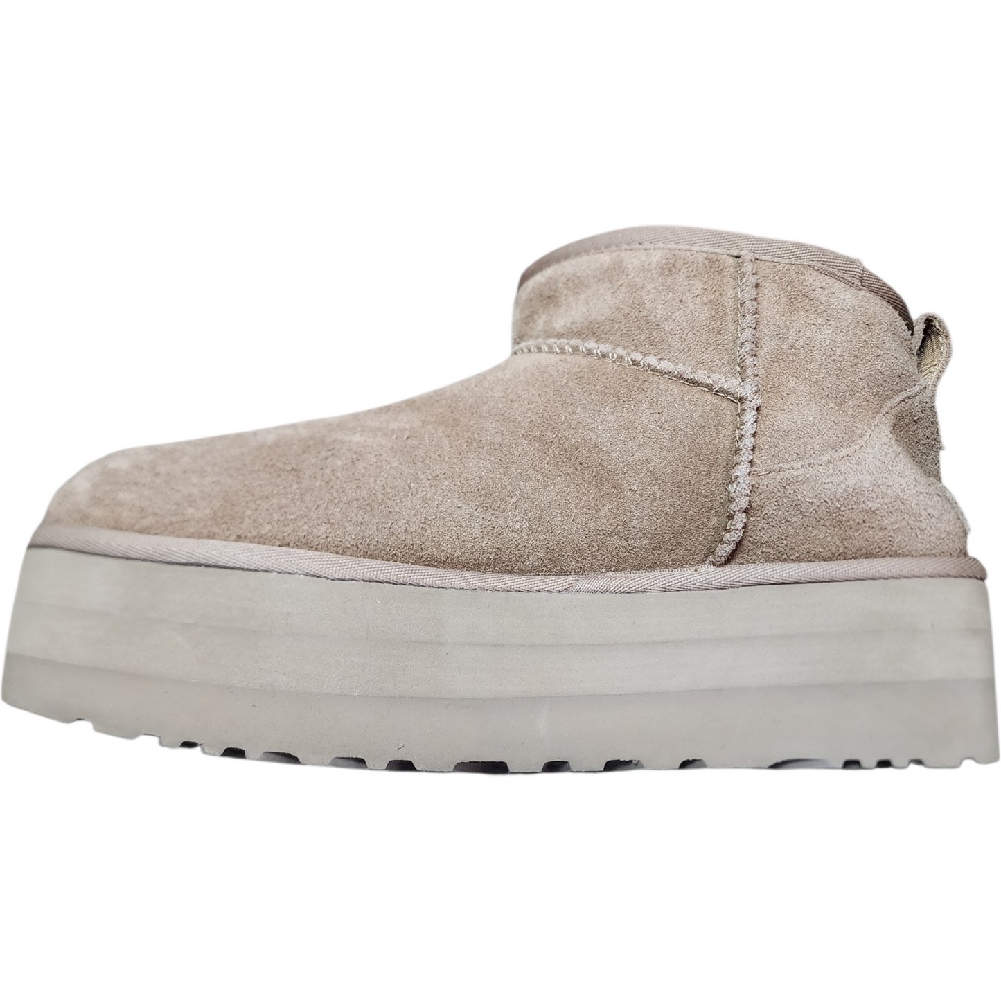 UGG Women’s Ultra Mini Platform Boots – Chestnut – Size 9 US