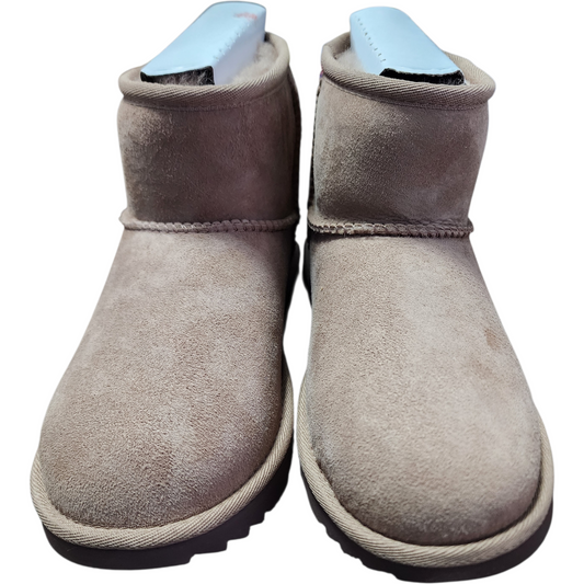 UGG Kids Mini Classic II Boots – Size 5